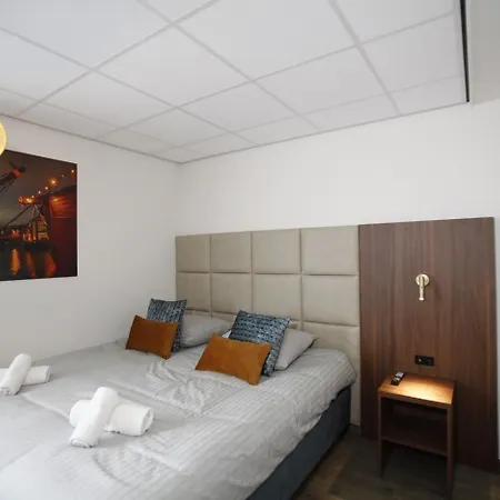 Long 3* Den Helder